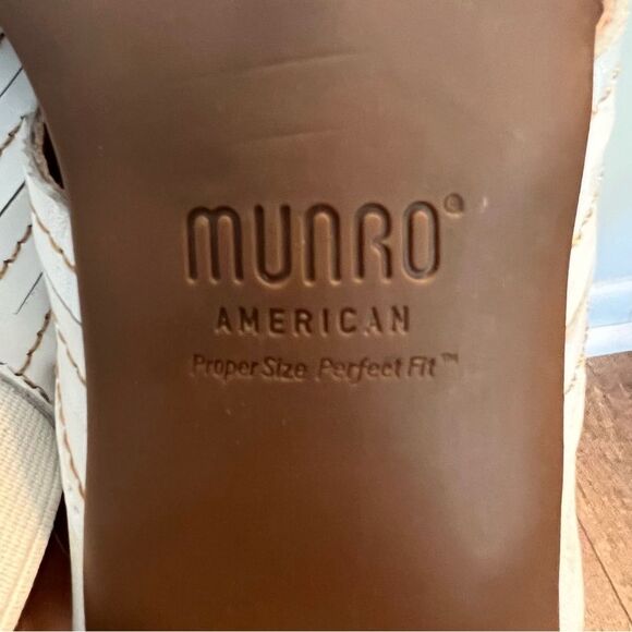 Munro Kelsey Open-Toe Sandal, Slide, White Leather, 2 inch heel, Size 10 N - Picture 8 of 13